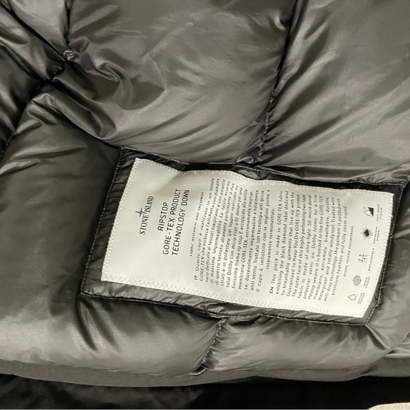 Brand new stone island ripstop gore Tex down parka
Size XL - Picture 5 of 13